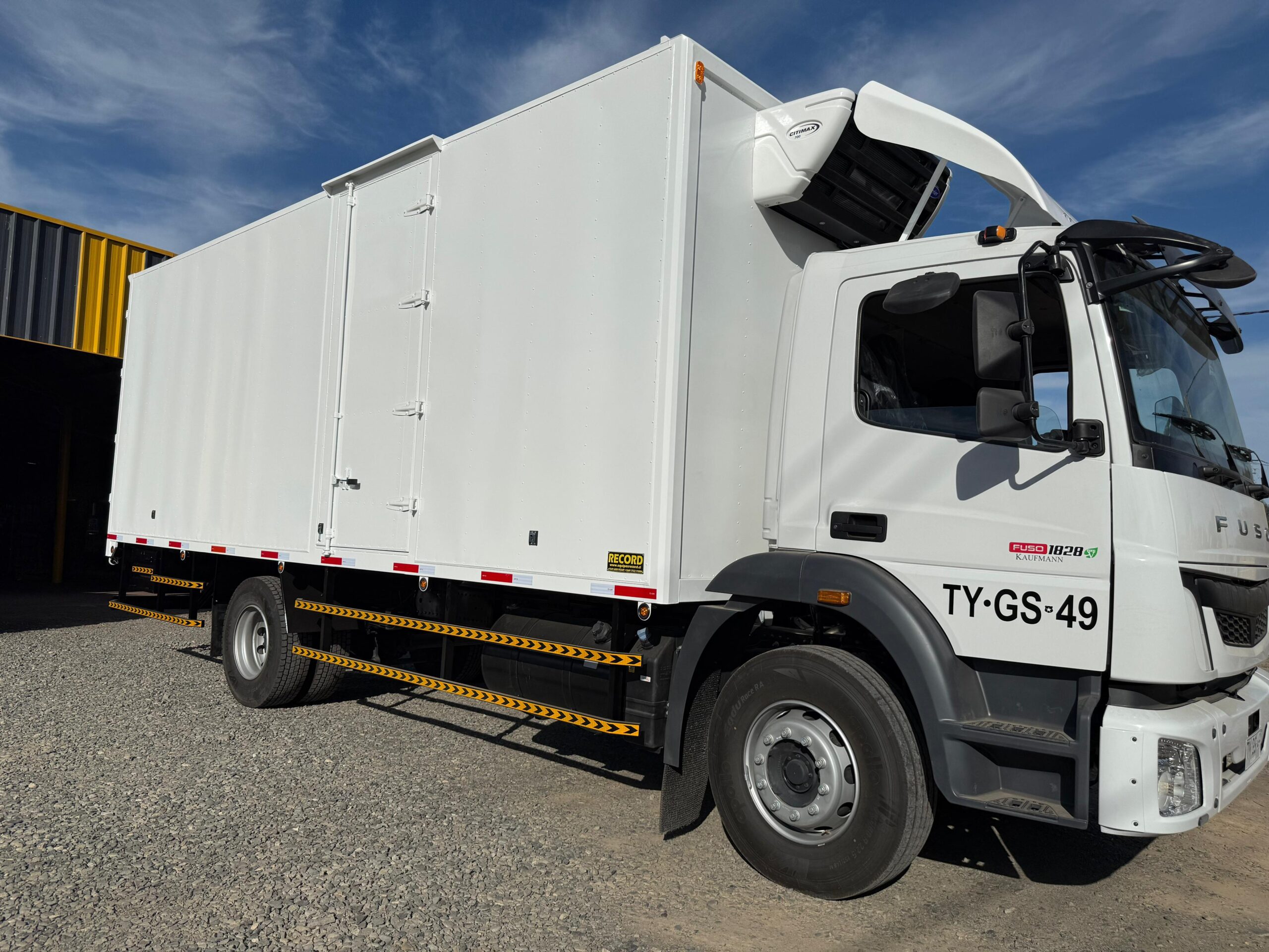 «Carrocerías Térmicas: El Secreto para el Transporte de Productos Refrigerados»